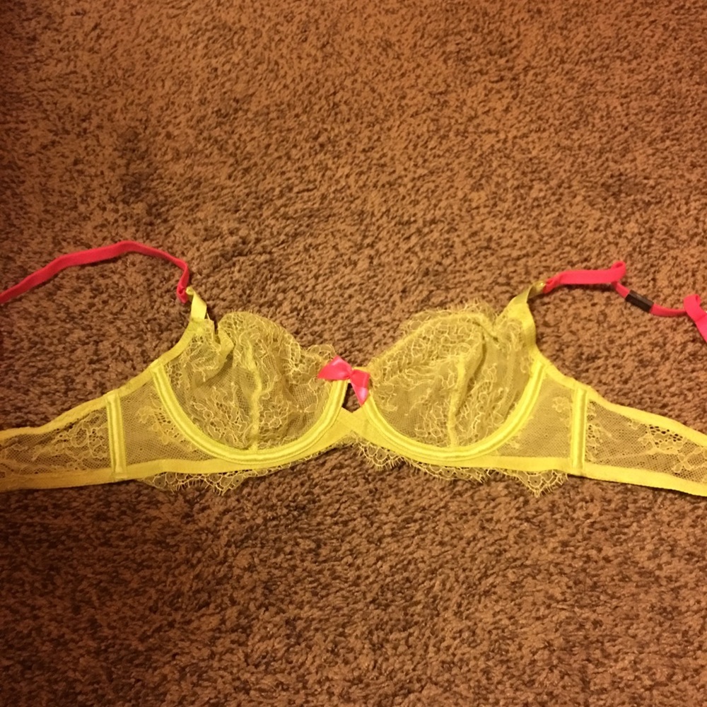 VS Bra